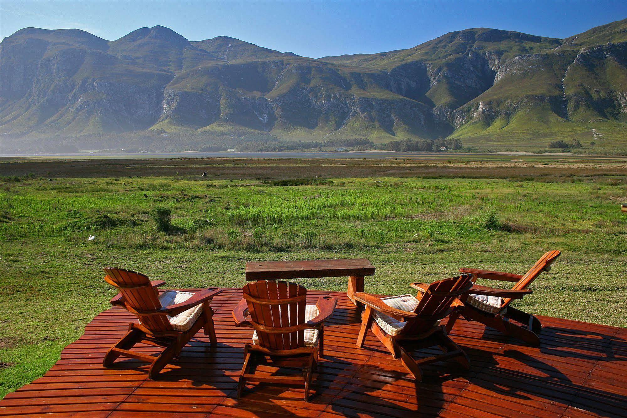 Mosaic Lagoon Lodge Stanford Bagian luar foto
