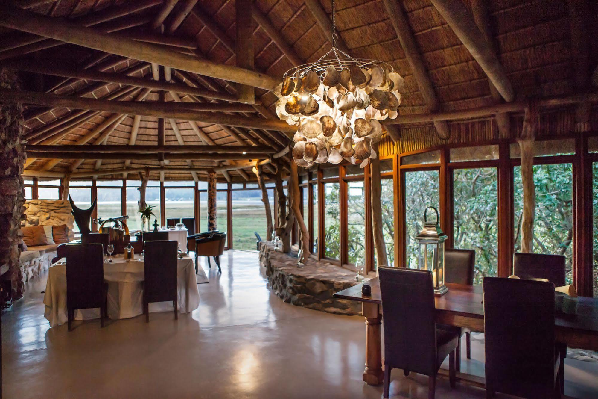 Mosaic Lagoon Lodge Stanford Bagian luar foto